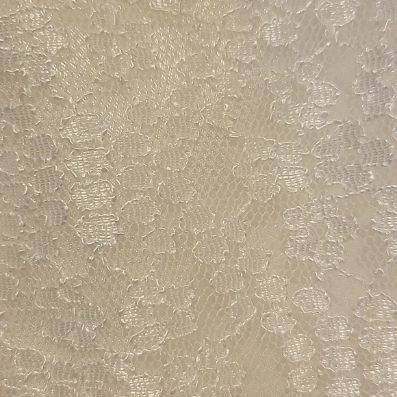 Beautiful white dress - Picture 3 of 8